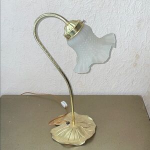 Vintage Brass Lily Pad Tulip Gooseneck Table Lamp